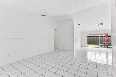 19181 NW 89th Ave #1, Hialeah, FL 33018 - Photo 7