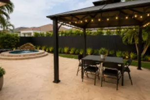 7821 NW 194th St, Hialeah, FL 33015 - Photo 1