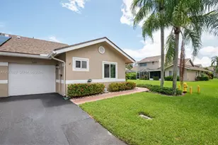 5200 W Lakes Dr, Deerfield Beach, FL 33442 - Photo 1