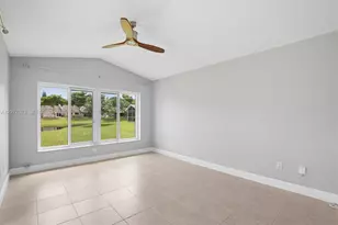 5200 W Lakes Dr, Deerfield Beach, FL 33442 - Photo 11