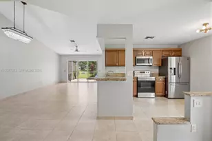 5200 W Lakes Dr, Deerfield Beach, FL 33442 - Photo 5