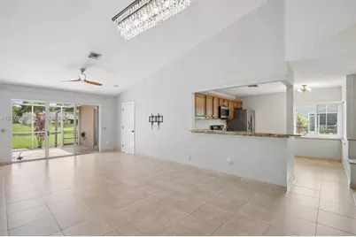 5200 W Lakes Dr, Deerfield Beach, FL 33442 - Photo 7