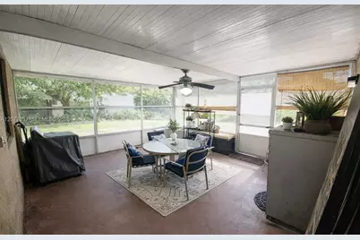 8210 NW 34th Ave, Miami, FL 33147 - Photo 13