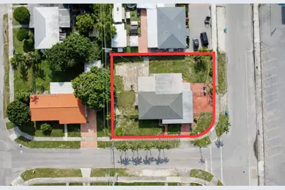 8210 NW 34th Ave, Miami, FL 33147 - Photo 15