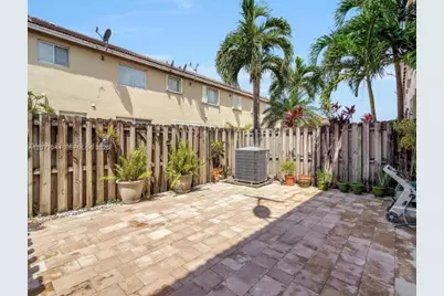5614 NW 112th Pl, Doral, FL 33178 - Photo 17