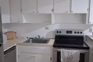 8990 SW 24th St, Miami, FL 33165 - Photo 9