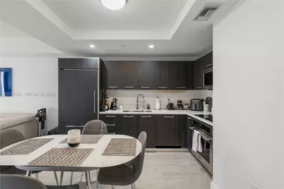 45 SW 9th St #1405, Miami, FL 33130 - Photo 7