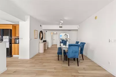 325 S Biscayne Blvd #2723, Miami, FL 33131 - Photo 9