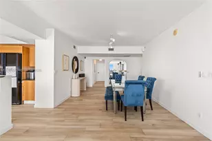 325 S Biscayne Blvd, Miami, FL 33131 - Photo 9