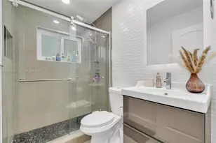 631 SW 176th Ave, Pembroke Pines, FL 33029 - Photo 29