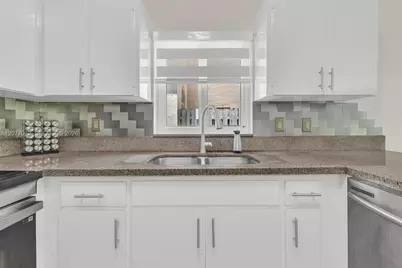 631 SW 176th Ave, Pembroke Pines, FL 33029 - Photo 11