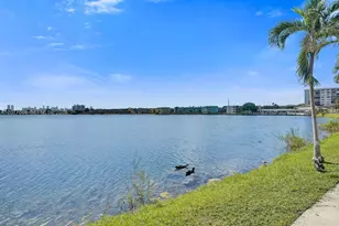18707 NE 14th Ave, Miami, FL 33179 - Photo 35