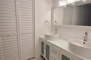 20125 NE 3rd Ct, Miami, FL 33179 - Photo 11
