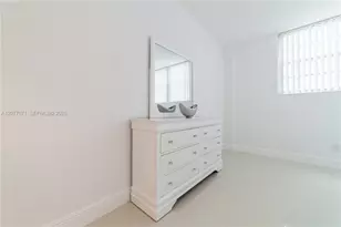 19390 Collins Ave, Sunny Isles Beach, FL 33160 - Photo 17