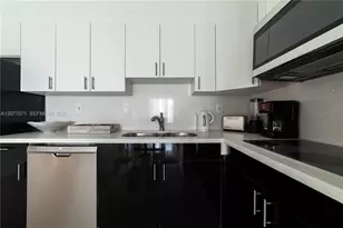 19390 Collins Ave, Sunny Isles Beach, FL 33160 - Photo 9