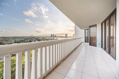 2000 Island Blvd #908, Aventura, FL 33160 - Photo 5
