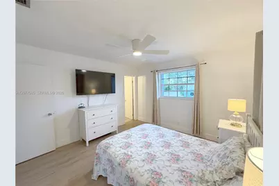 7111 Charleston St, Hollywood, FL 33024 - Photo 9