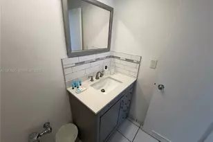 5445 Collins Ave, Miami Beach, FL 33140 - Photo 13