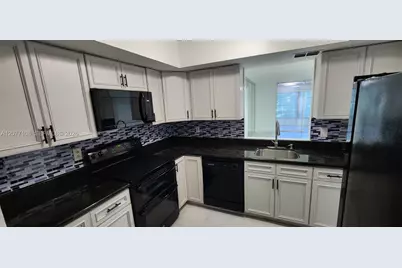 1020 NW 80th Ave #203, Margate, FL 33063 - Photo 9
