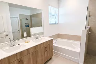 8740 SW Kanner Oaks Dr, Stuart, FL 34997 - Photo 9