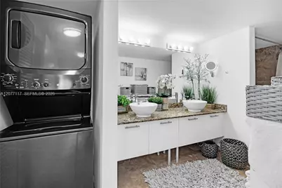 41 SE 5th St #807, Miami, FL 33131 - Photo 15
