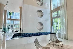 41 SE 5th St, Miami, FL 33131 - Photo 9