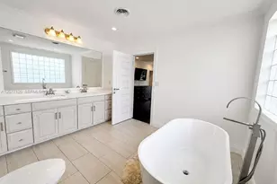 2830 NE 56th Ct, Fort Lauderdale, FL 33308 - Photo 15