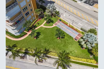 328 N Ocean Blvd #302, Pompano Beach, FL 33062 - Photo 23
