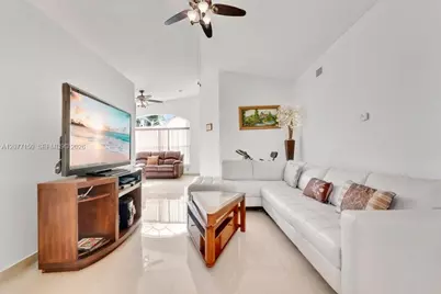 8021 SW 158th Pl, Miami, FL 33193 - Photo 11