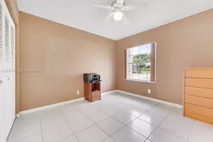 8021 SW 158th Pl, Miami, FL 33193 - Photo 17