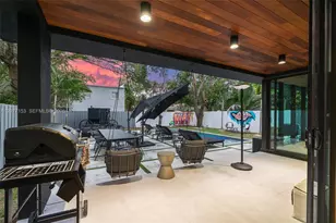 400 NW 49th St, Miami, FL 33127 - Photo 15