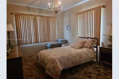 3070 NW 6th St, Miami, FL 33125 - Photo 13