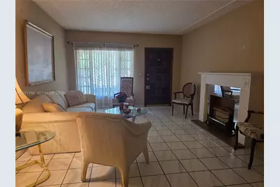 3070 NW 6th St, Miami, FL 33125 - Photo 7