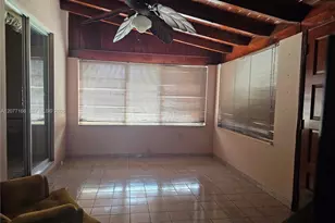 3070 NW 6th St, Miami, FL 33125 - Photo 15
