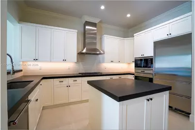 530 Valencia Ave #3, Coral Gables, FL 33134 - Photo 13