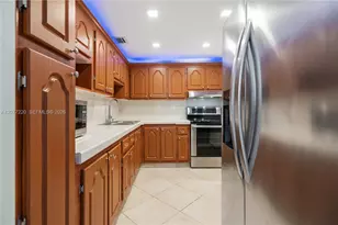16740 NE 9th Ave, North Miami Beach, FL 33162 - Photo 5