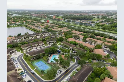 762 SW 122nd Ter, Pembroke Pines, FL 33025 - Photo 1