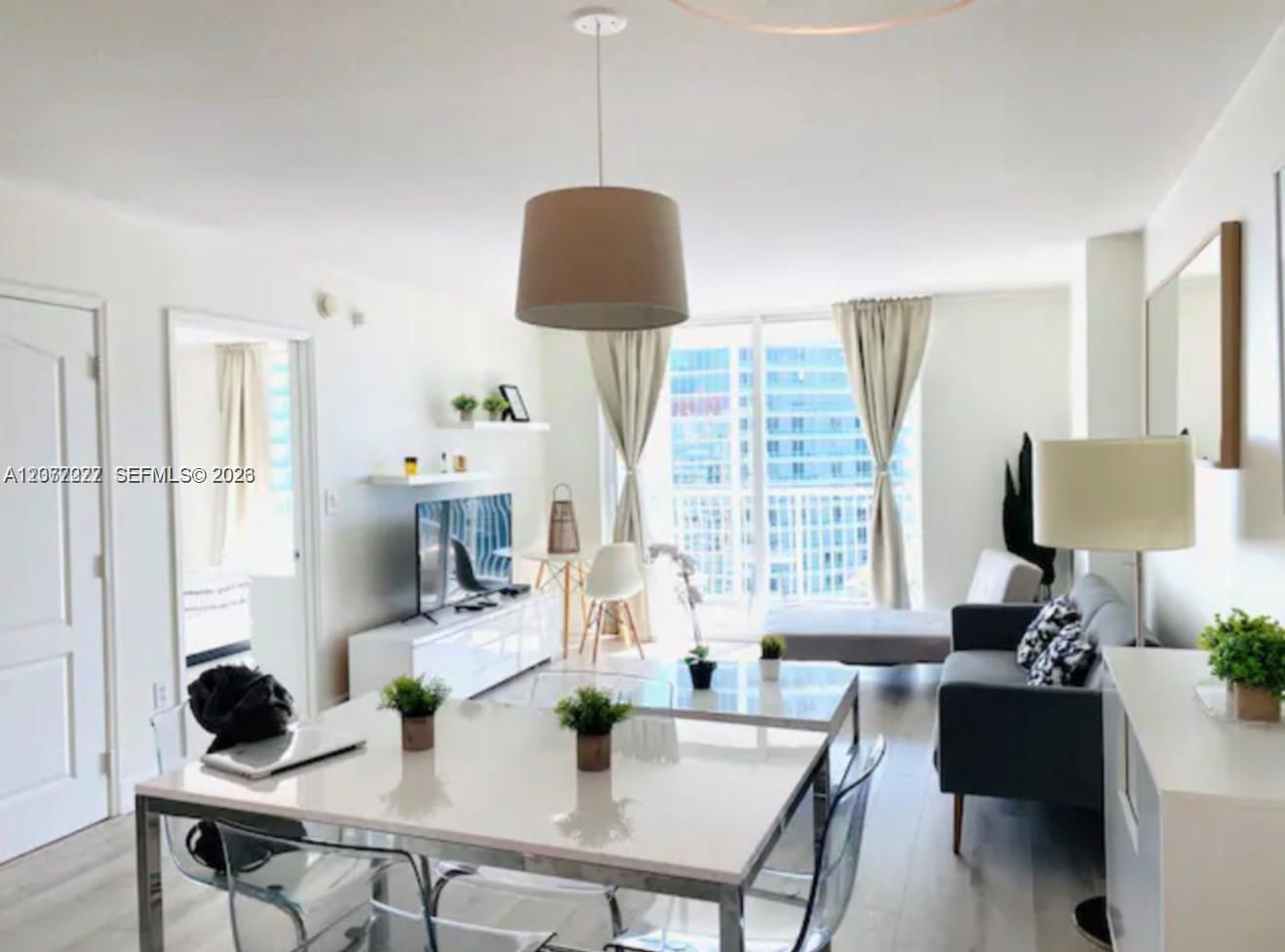 1200 Brickell Bay Dr #3705 - 1200 Brickell Bay Dr #3705, Miami, FL 33131 Luxury Property | Jose Angel Pina