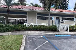 1525 Lake Crystal Dr, West Palm Beach, FL 33411 - Photo 15