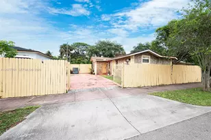 2420 NW 22nd Rd, Fort Lauderdale, FL 33311 - Photo 25