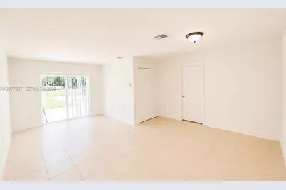 20674 NW 38th Ave, Miami Gardens, FL 33055 - Photo 5