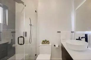 52 NE 47th St, Miami, FL 33137 - Photo 17