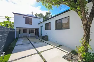 52 NE 47th St, Miami, FL 33137 - Photo 3