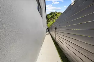 52 NE 47th St, Miami, FL 33137 - Photo 41