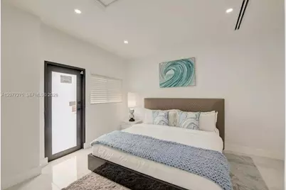 52 NE 47th St, Miami, FL 33137 - Photo 13