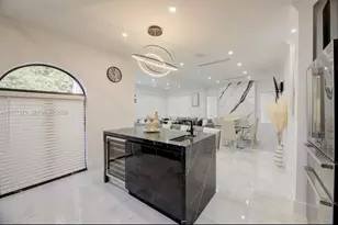 52 NE 47th St, Miami, FL 33137 - Photo 7