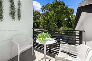 52 NE 47th St, Miami, FL 33137 - Photo 25
