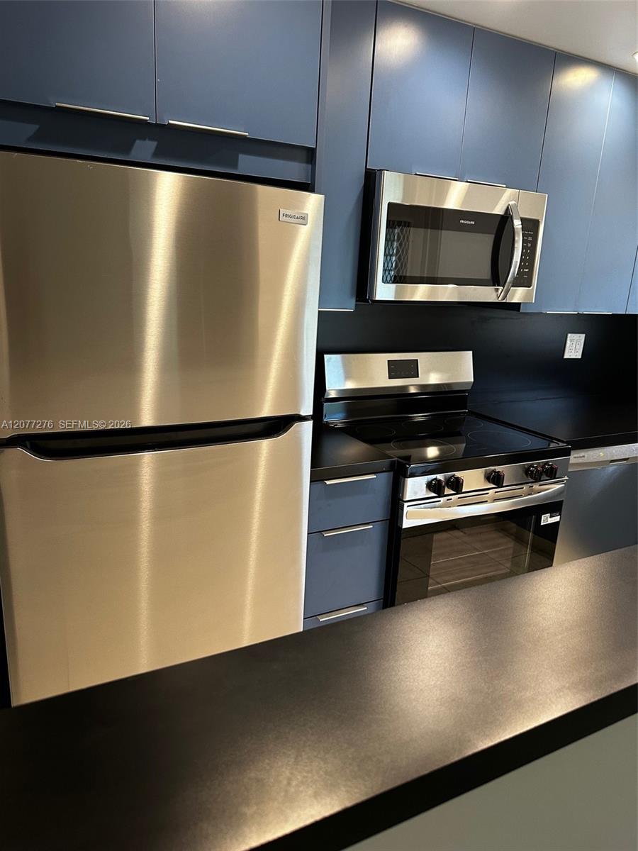 270 Layne Blvd #114 - 270 Layne Blvd #114, Hallandale Beach, FL 33009 Luxury Property | Jose Angel Pina