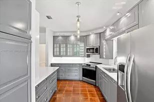 6473 Sunset Dr, South Miami, FL 33143 - Photo 5