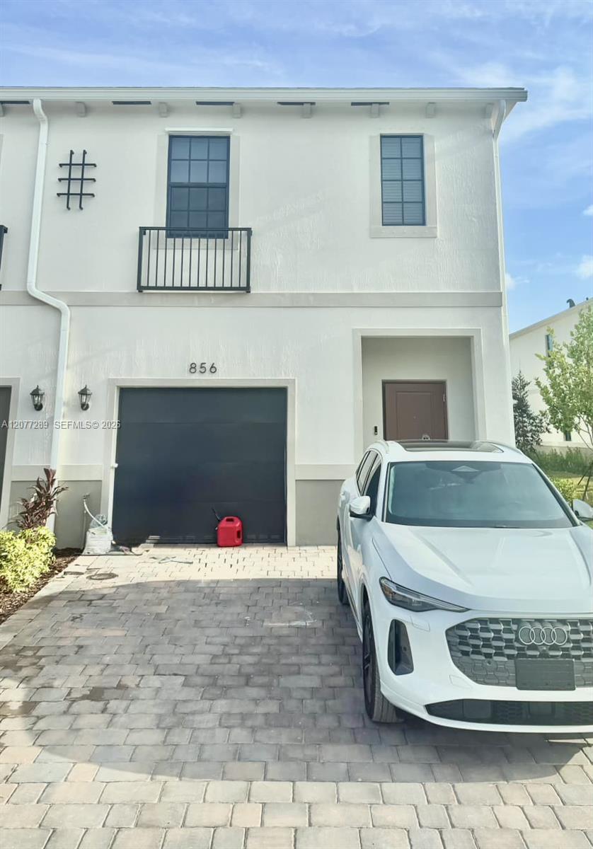 856 SW 11th Wy - 856 SW 11th Wy, Florida City, FL 33034 Luxury Property | Jose Angel Pina